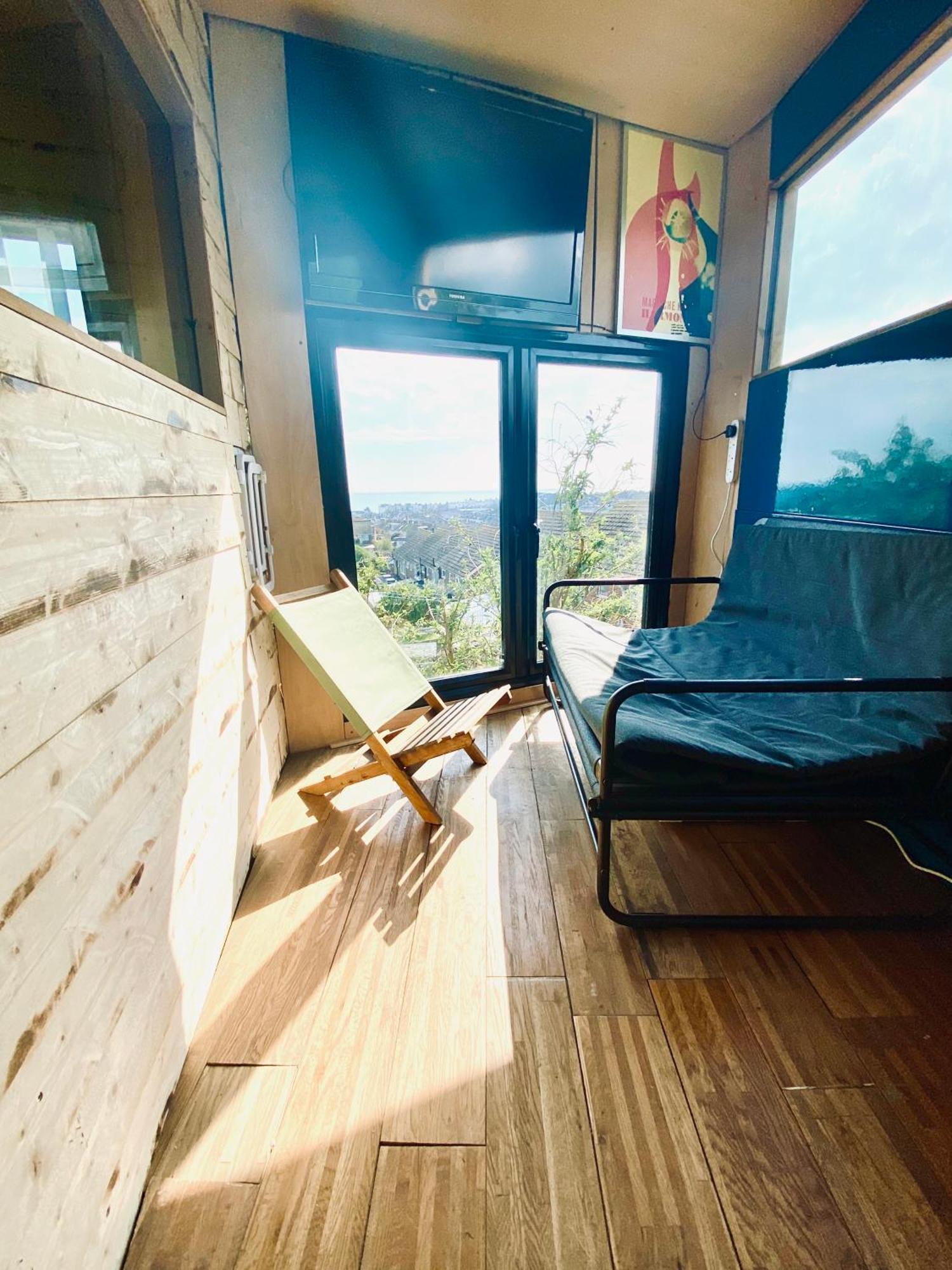 Two Top Central Beach Studios - Also Separate Spa Cabin And Watersports Брайтонн Экстерьер фото